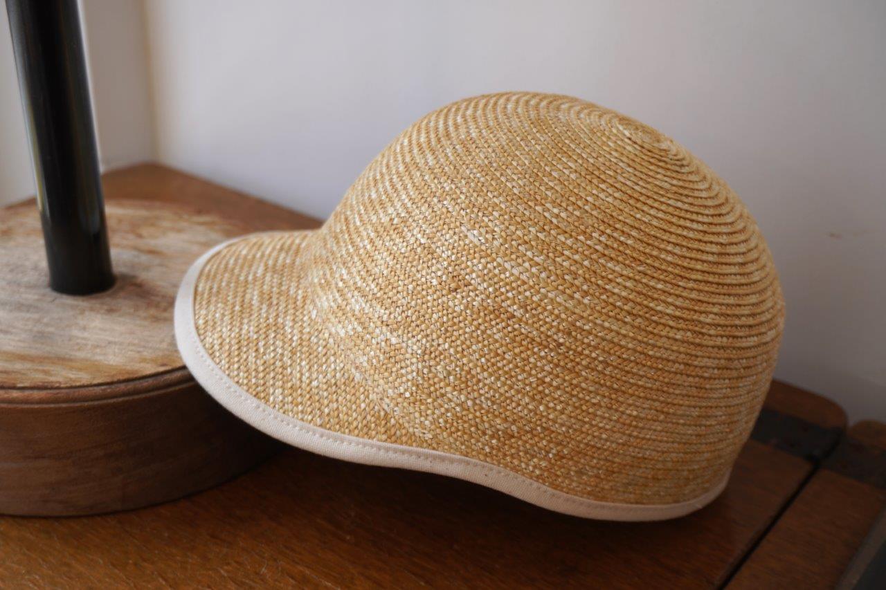 いつものスタイルにスパイスを<br>天然素材でつくる大人の麦わら帽子